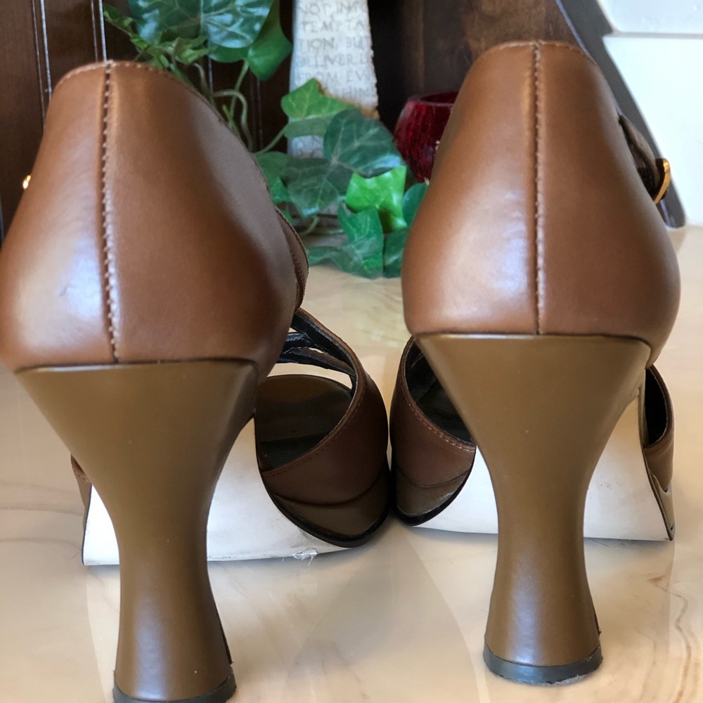 Shoes - Picture 4 of 7